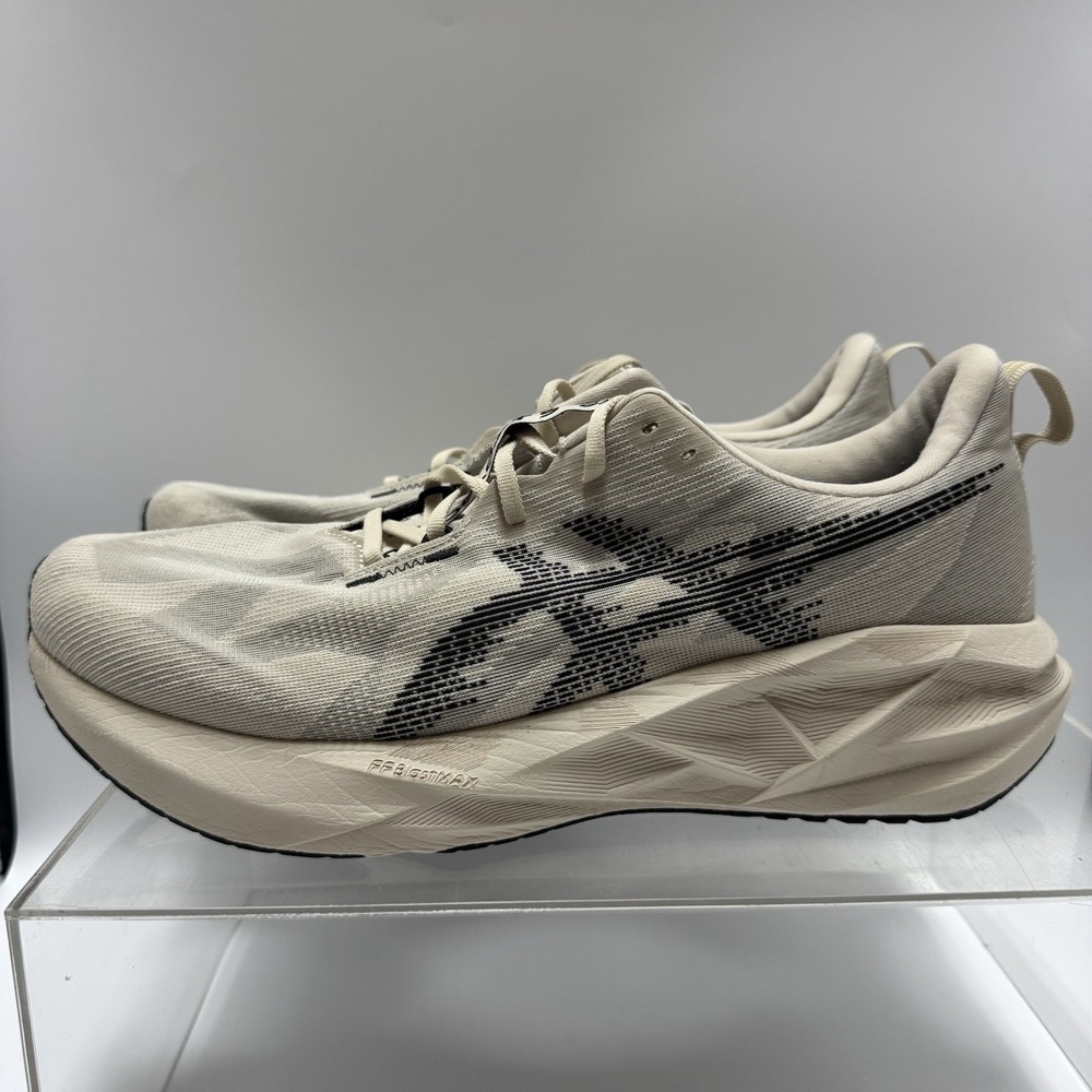 ASICS NOVABLAST 5 1011B974 Oatmeal Black Khaki Beige Running Shoes Men's Size 13